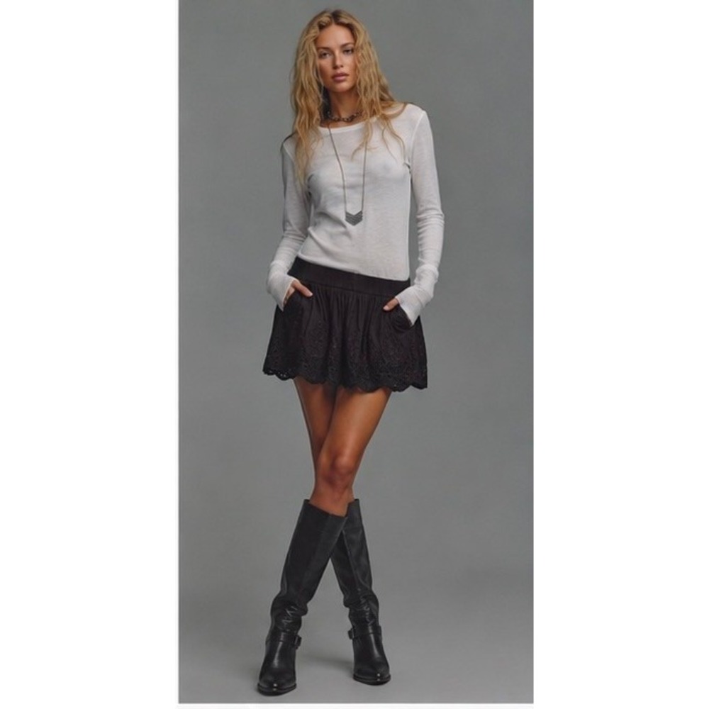 Anthropologie Raga Black Embroidered Mini Skirt/Skort Crochet Lace Hem S NWT